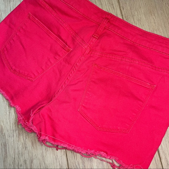 Universal Thread - High Rise Jean Shortie 6/28 R - Picture 3 of 3